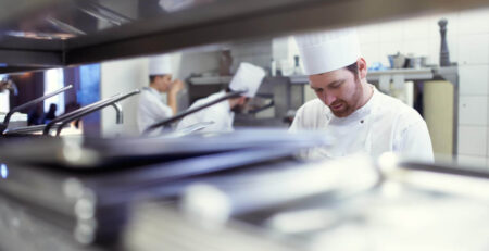 Profesjonalny catering. Sprawdzone rozwiązania Kromet dla dużych kuchni produkcyjnych